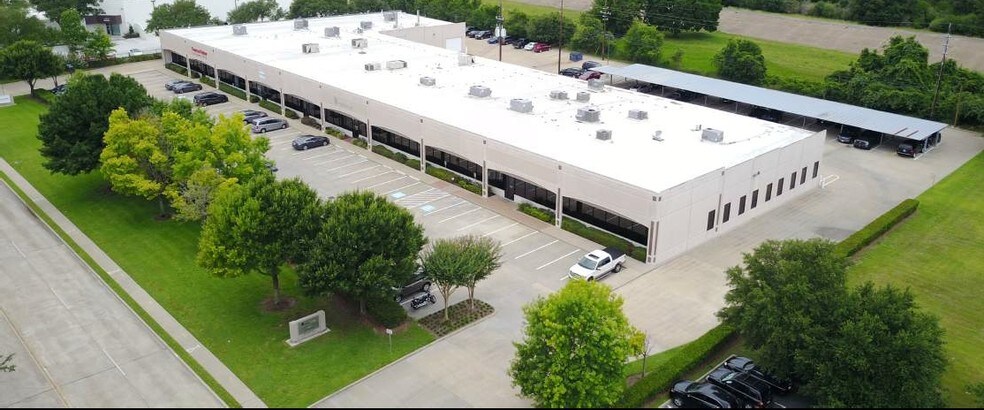 More Photos Of 16670-16700 Park Row, Houston Light Distribution For Lease