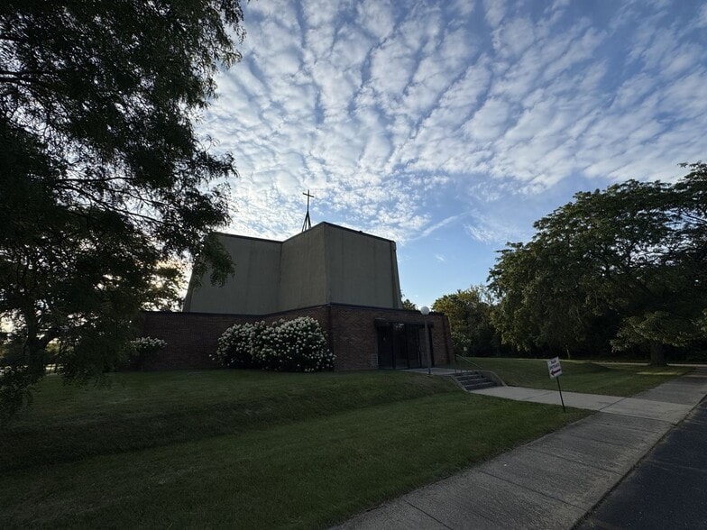 More Photos Of 5225 Calkins Rd, Flint Religious Facility For Sale