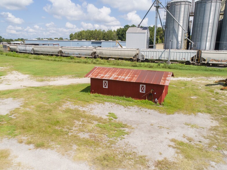 More Photos Of 1539 NW Main Blvd, Lake City Manufacturing For Sale