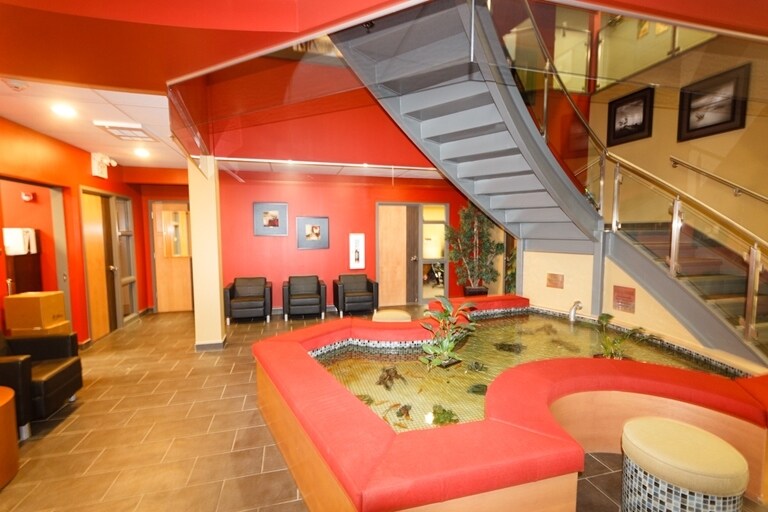 More Photos Of 9940 99th Ave, Fort Saskatchewan Office For Sale
