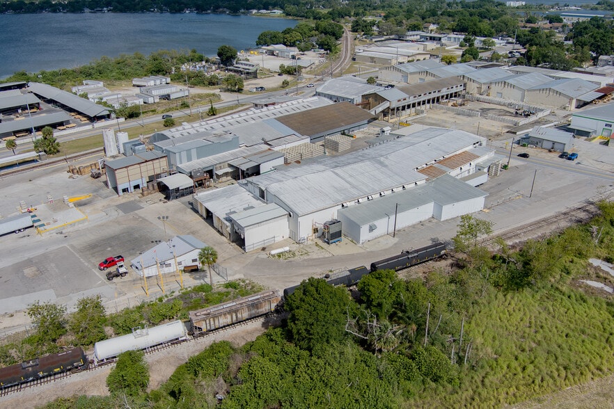 More Photos Of 650 Avenue R SW, Winter Haven Distribution For Sale