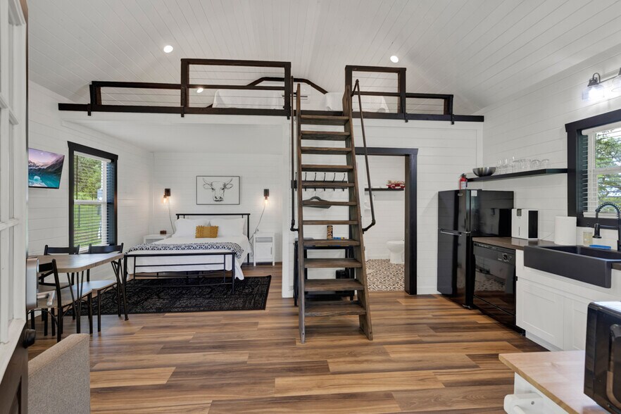 More Photos Of 14147 FM 306, Canyon Lake Trailer Camper Park For Sale