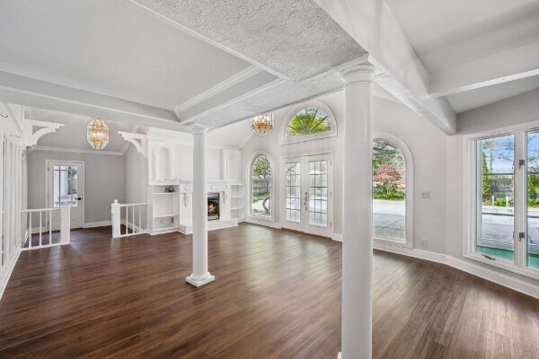 More Photos Of 728 S Spring St, Manchester Specialty For Sale