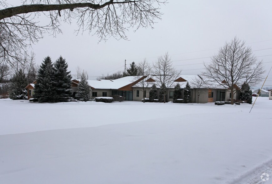 More Photos Of 50 Wallace Ave, Auburn Office For Sale