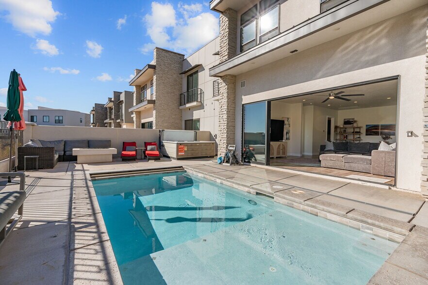 More Photos Of 2248 N Double Eagle Ln, Washington Specialty For Sale