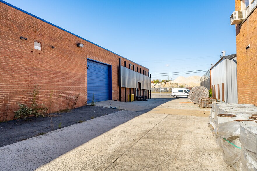 More Photos Of 6619-6631 Iron Pl, Springfield Manufacturing For Lease