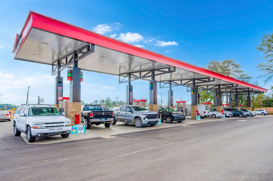 More Photos Of 2304 Jefferson Davis Hwy, Sanford Freestanding For Sale