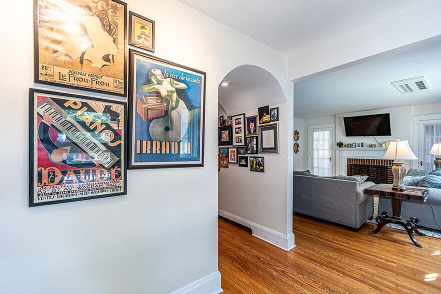 More Photos Of 404 Allegheny Ave, Towson Office For Sale