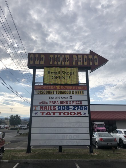 More Photos Of 3152 Parkway, Pigeon Forge Unknown For Lease