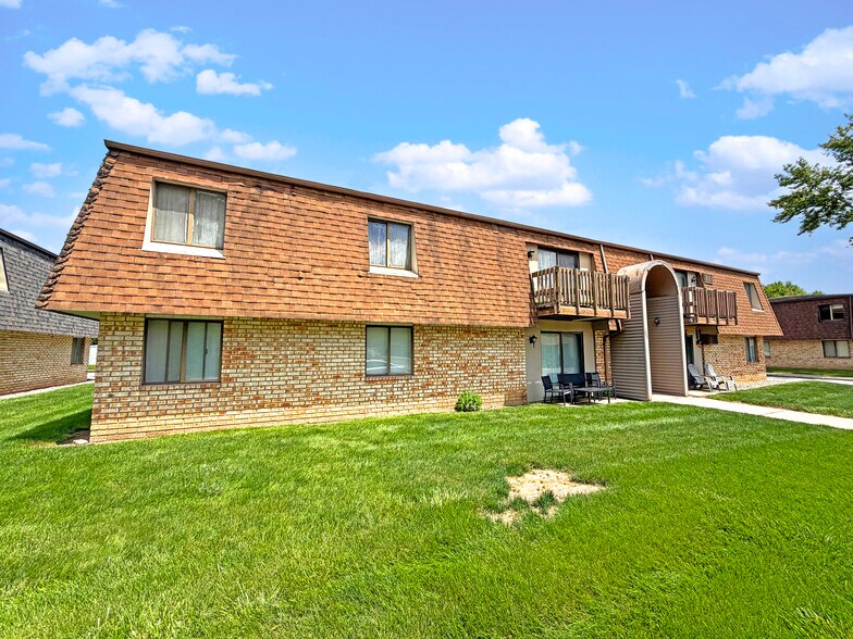 Primary Photo Of 535 Coyne St, Bourbonnais Apartments For Sale