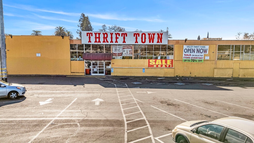 More Photos Of 400-410 El Camino Ave, Sacramento Supermarket For Sale