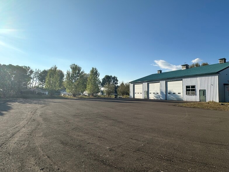 More Photos Of 9026 Kautzman Rd, Billings Warehouse For Lease