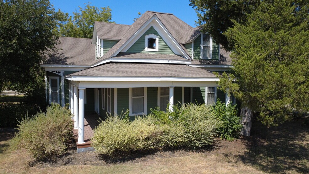 More Photos Of 206 Taylor St, Hutto Office For Lease
