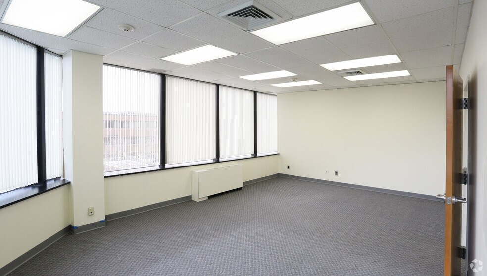 More Photos Of 1979 Marcus Ave, Lake Success Coworking Space