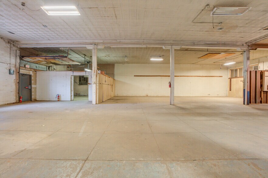 More Photos Of 1301 Buddy Holly Ave, Lubbock Warehouse For Lease