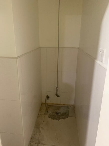 More Photos Of 41-25 KISSENA Blvd, Flushing Apartments For Lease