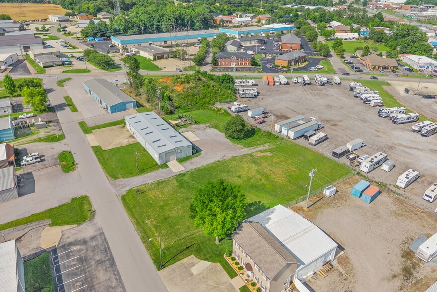 More Photos Of 1761 Jardco Dr, Clarksville Warehouse For Lease