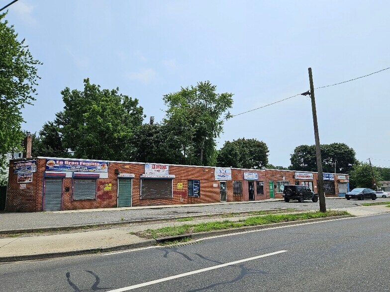 More Photos Of 1309-1323 Straight Path, Wyandanch Storefront Retail Office For Lease