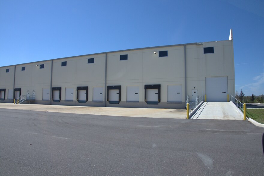 More Photos Of 3240 Clover Ridge Ave, Ruskin Unknown For Lease