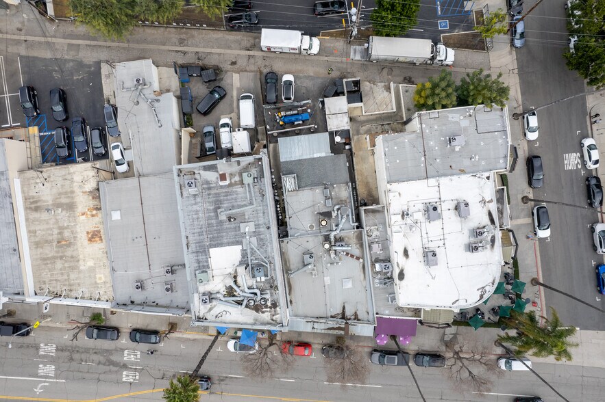 More Photos Of 13539 Ventura Blvd, Sherman Oaks Freestanding For Lease