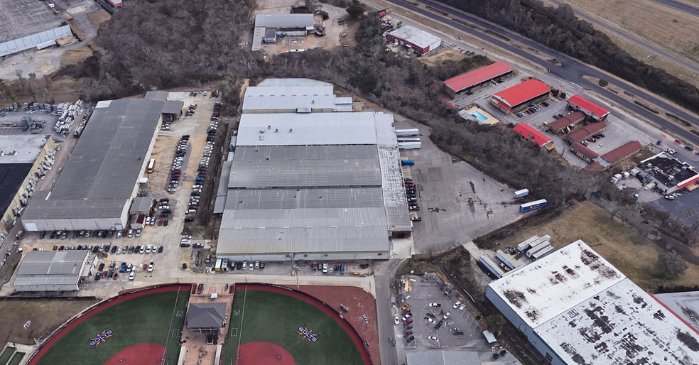 More Photos Of 511 Vulcan Dr, Irondale Warehouse For Lease