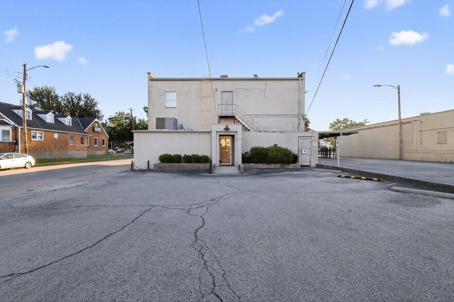 More Photos Of 3450 Taylor Blvd, Louisville Office For Sale