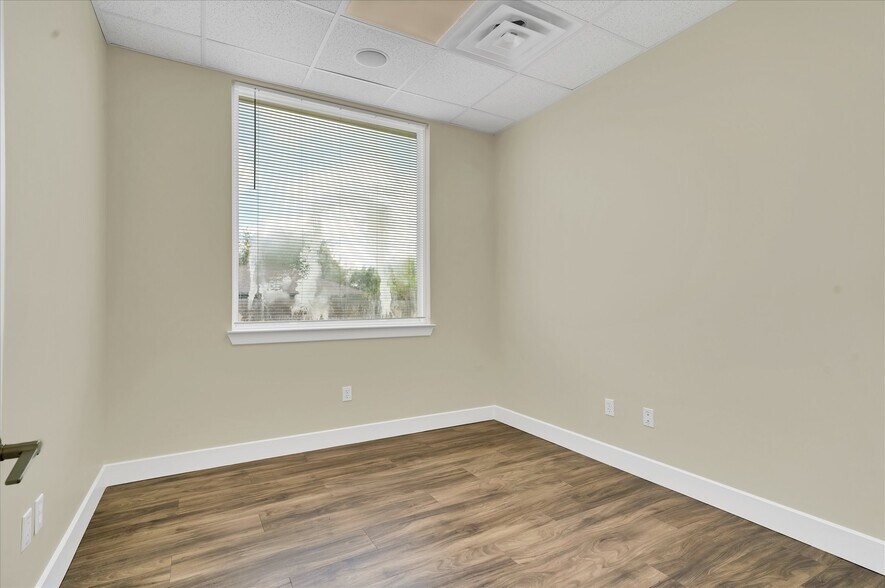 More Photos Of 3107 Elrod Rd, Katy Unknown For Lease