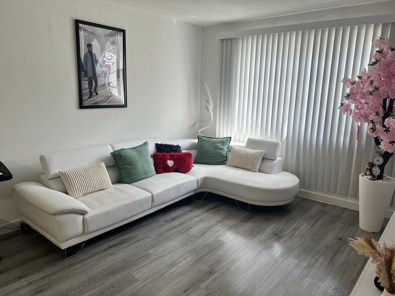 More Photos Of 15900 SW 95th Ave, Miami Apartments For Sale