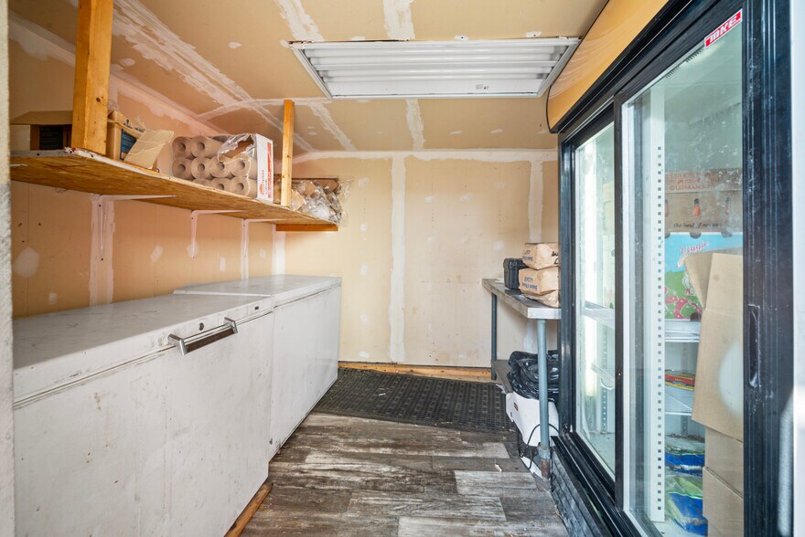 More Photos Of 58 Bridge St, Carleton Place Restaurant For Sale