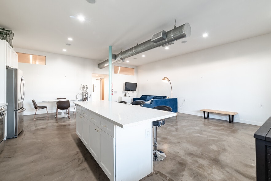 More Photos Of 5655 E Beverly Blvd, Los Angeles General Retail For Lease