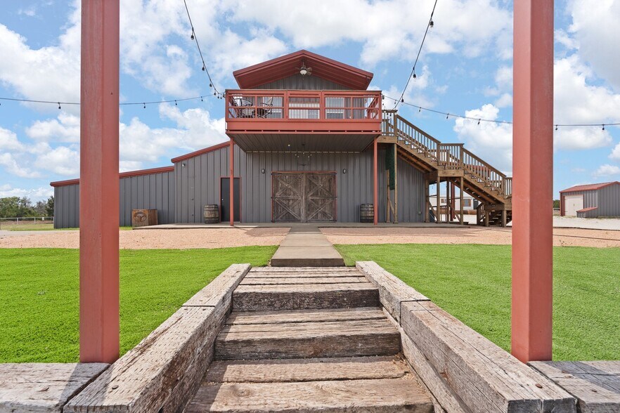 More Photos Of 3119 County Road 2730, Glen Rose Lodge Meeting Hall For Sale