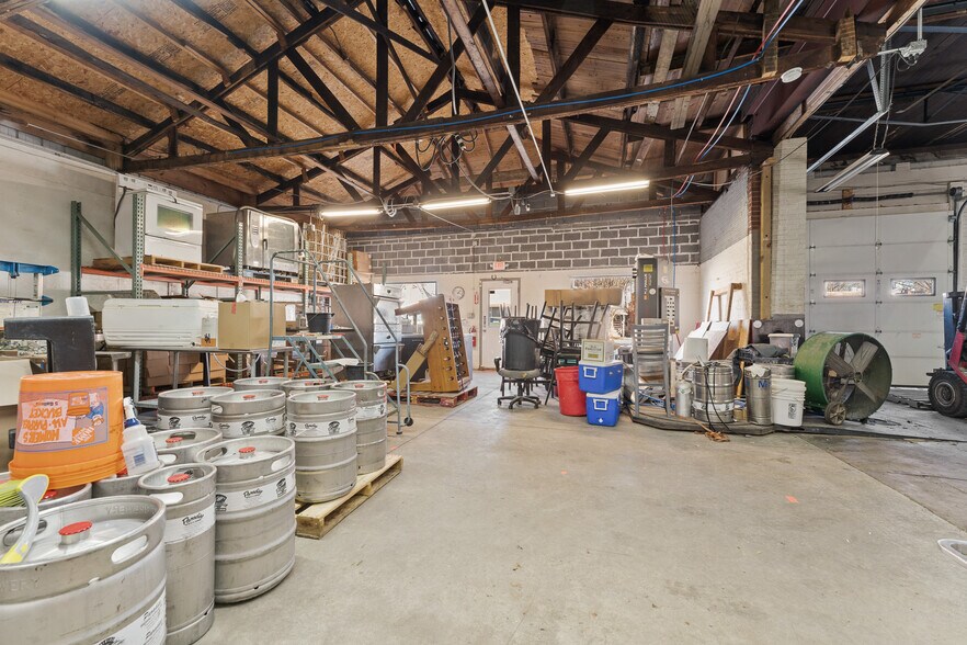 More Photos Of 237 W Main St, Williamsburg Restaurant For Sale