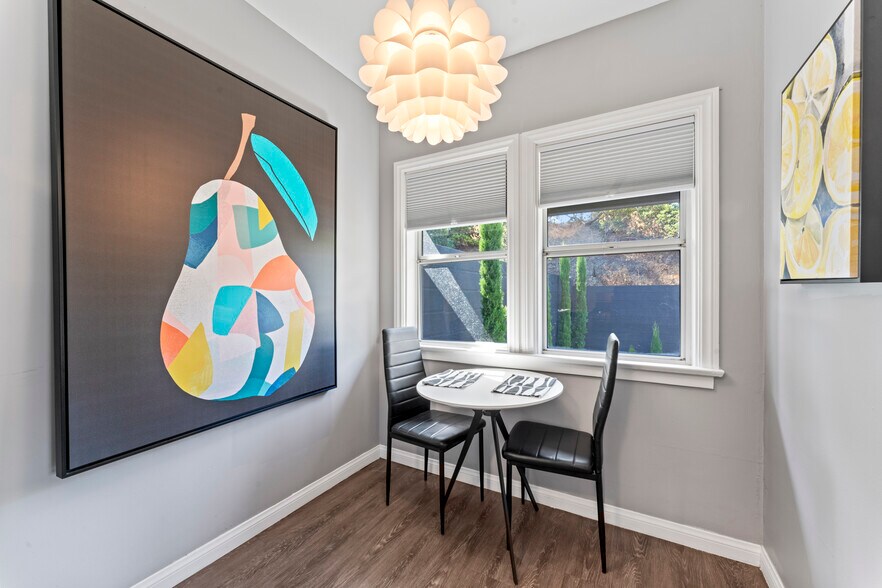 More Photos Of 281 W Main St, Ventura Storefront Retail Residential For Sale