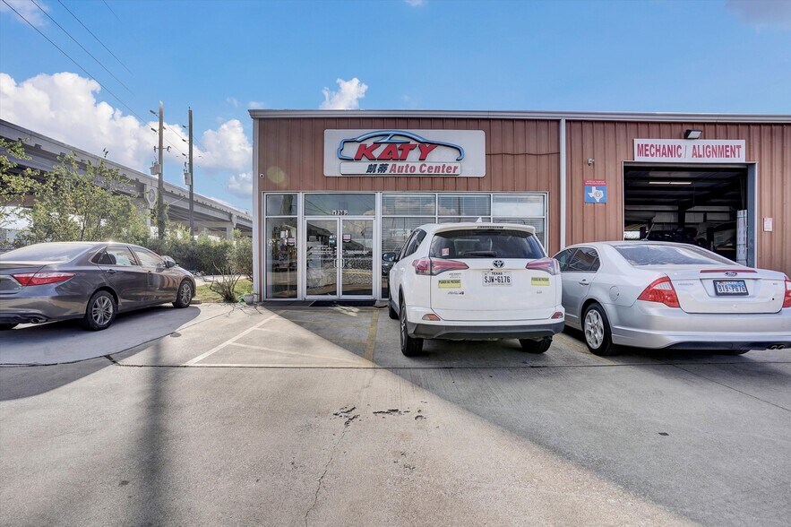 More Photos Of 17306 Alief Clodine Rd, Richmond Auto Repair For Sale