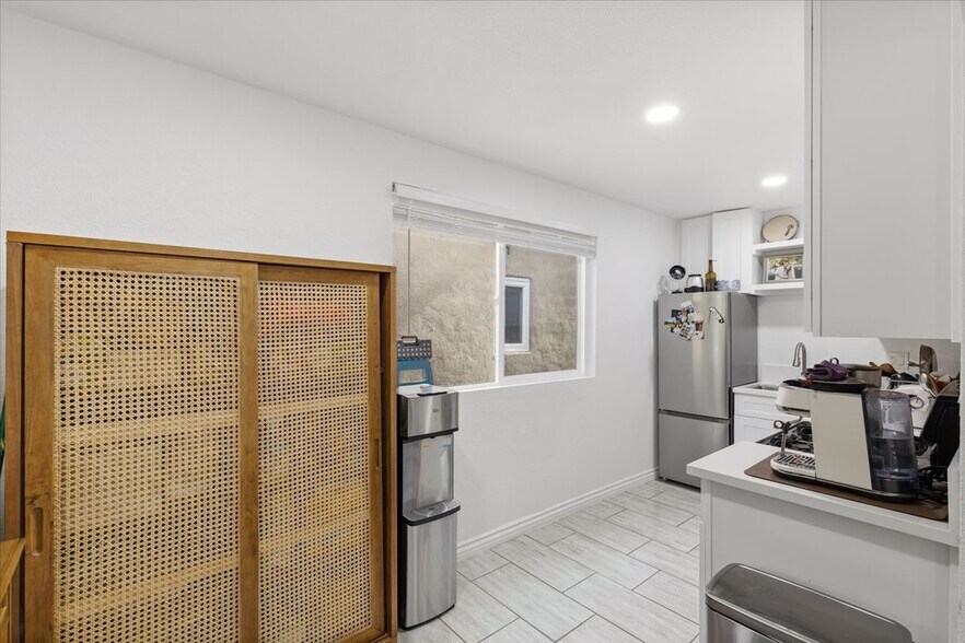 More Photos Of 2033 Garnet Ave, San Diego Apartments For Sale