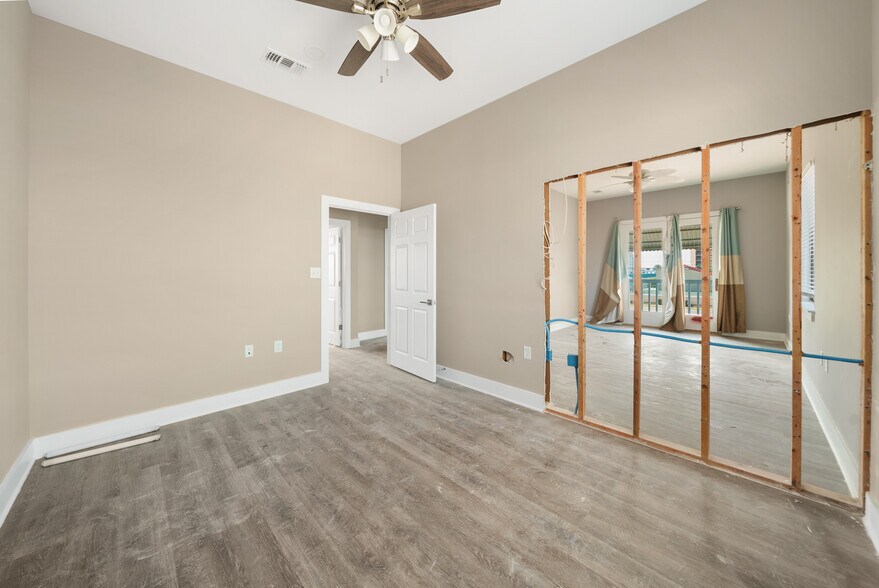 More Photos Of 6504 Thomas Dr, Panama City Office Residential For Sale