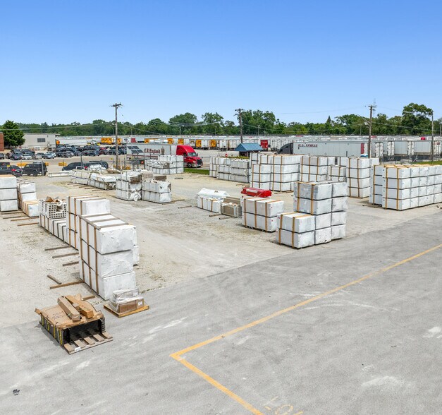More Photos Of 2950 W 167th St, Markham Warehouse For Lease