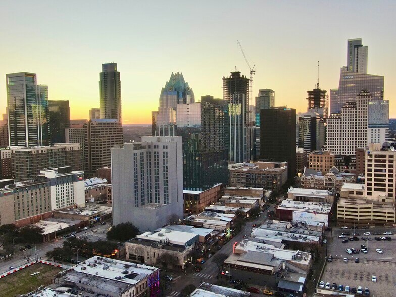 More Photos Of 505 E 7th St, Austin Freestanding For Sale