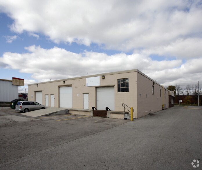 More Photos Of 2670-2680 Royal Windsor Dr, Mississauga Warehouse For Sale