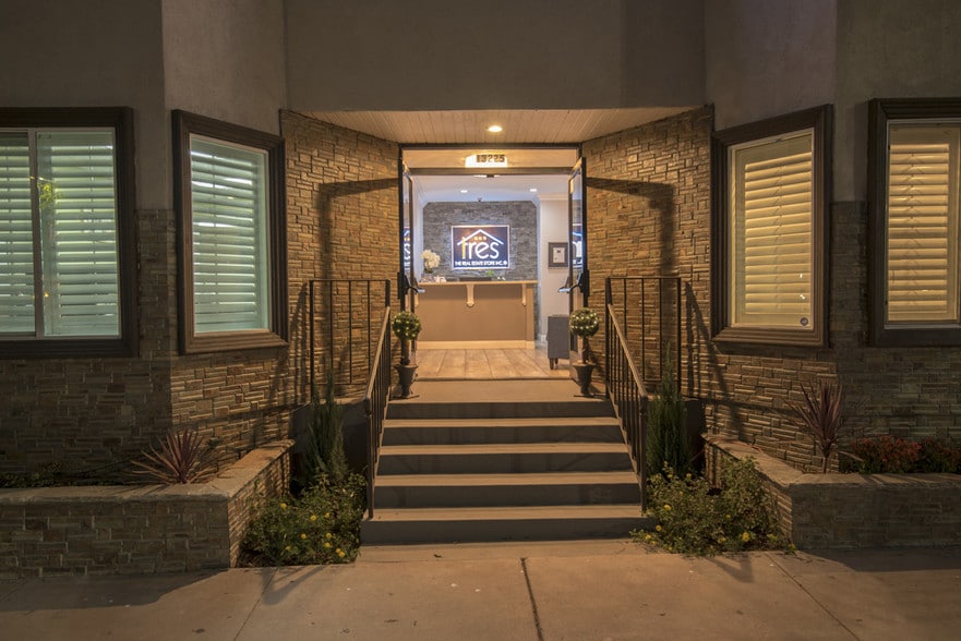 More Photos Of 13217-13225 Philadelphia St, Whittier Office For Lease