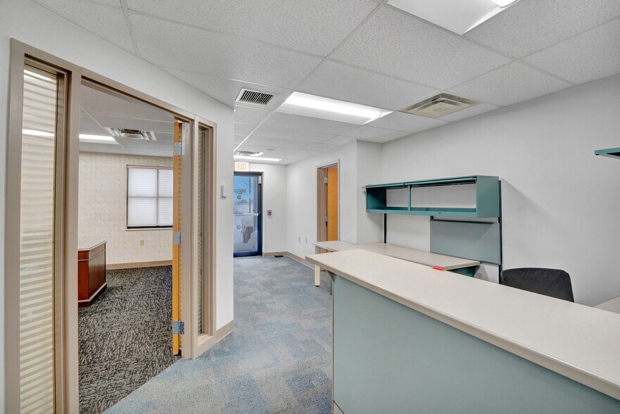 More Photos Of 26 Steele Ave, Arcade Office For Lease