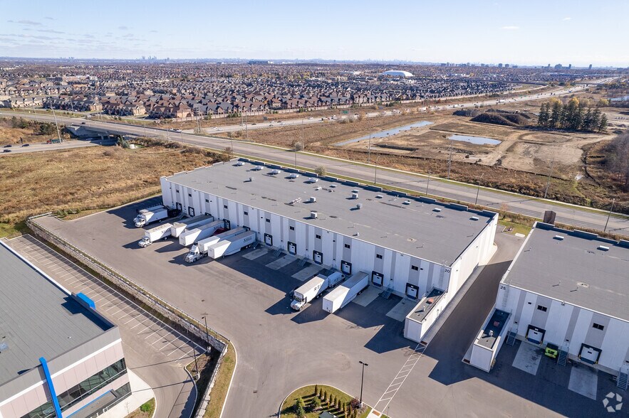 More Photos Of 20 Newkirk Ct, Brampton Distribution For Sale