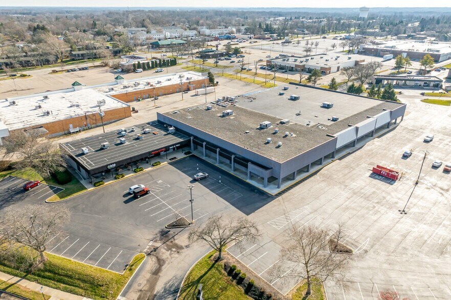 More Photos Of 5513-5567 Bigger Rd, Kettering Storefront For Sale