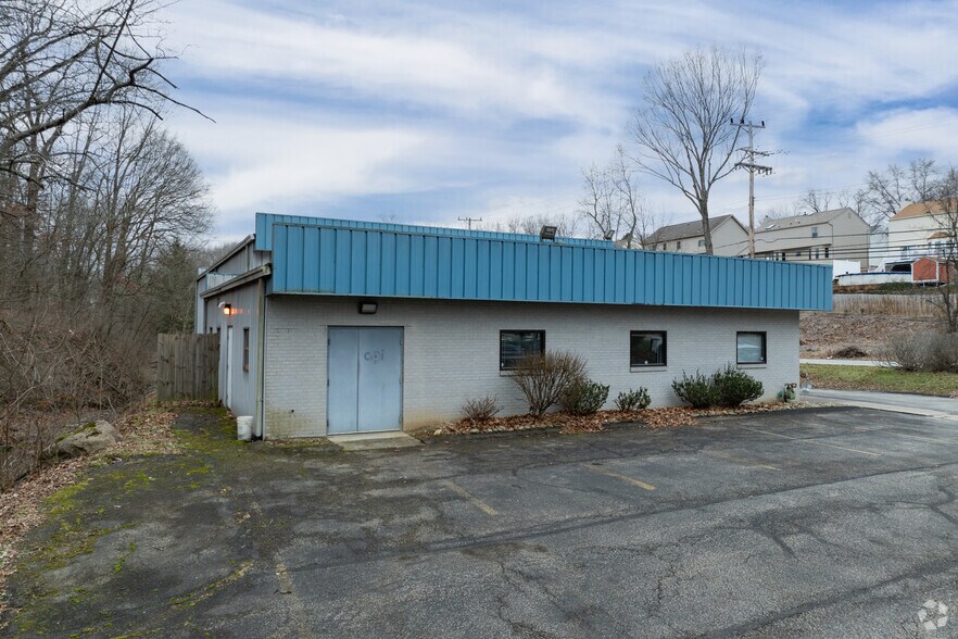 More Photos Of 460-470 Old Frankstown Rd, Monroeville Light Manufacturing For Lease
