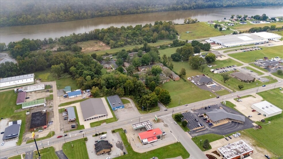 More Photos Of 516 Washington St, Ravenswood Freestanding For Lease