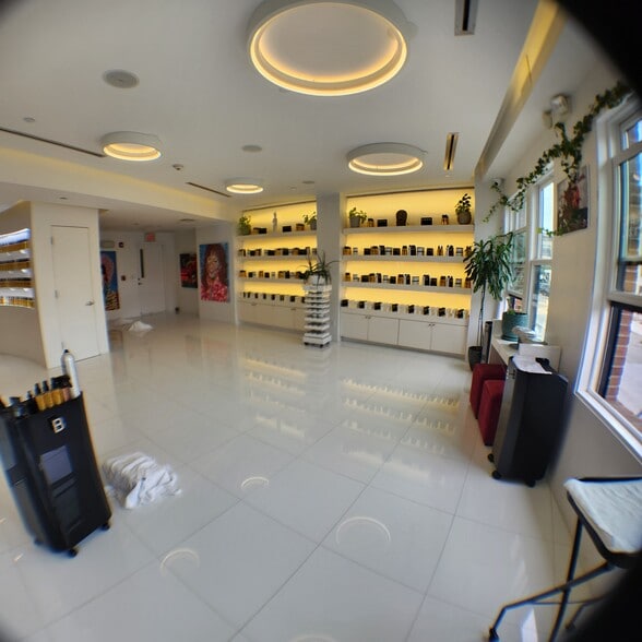 More Photos Of 380 Greenwich Ave, Greenwich Office For Lease