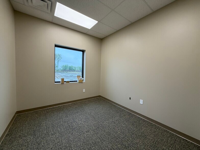 More Photos Of 830 Wesco Pky, Sheridan Warehouse For Lease