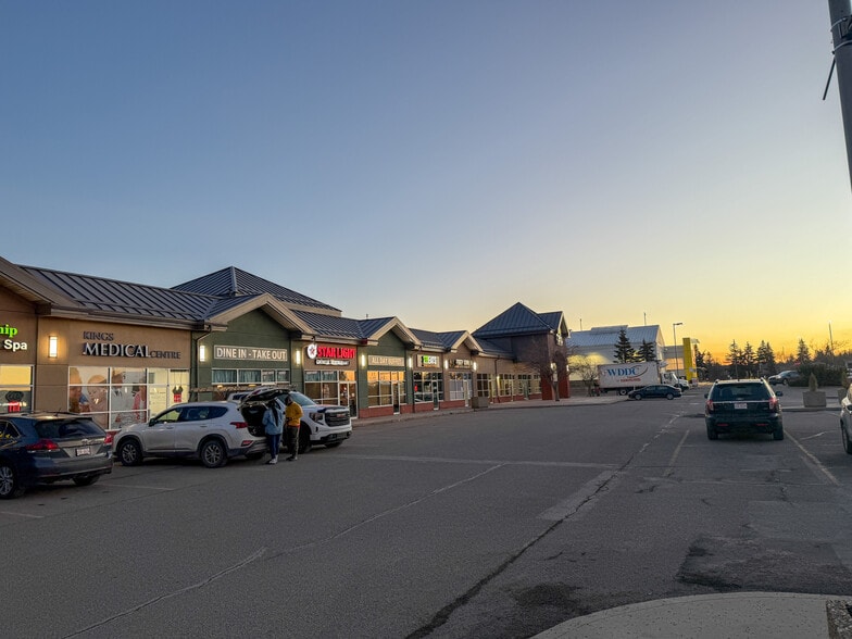 More Photos Of 960 Yankee Valley Blvd SE, Airdrie General Retail For Lease
