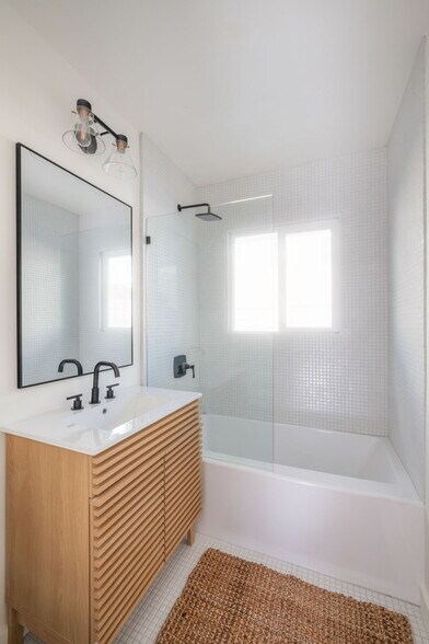 More Photos Of 1661 Appian Way, Santa Monica Apartments For Sale