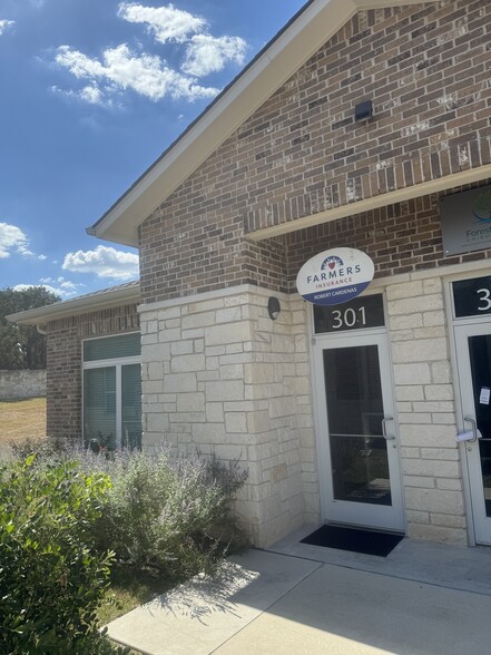 Primary Photo Of 3309 Forest Creek Dr, Round Rock Medical For Lease